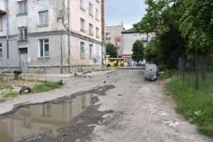 В центрі Луцька збираються відремонтувати занедбаний двір