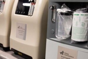 Волонтери передали кисневі концентратори від Порошенка у лікарні та військовий шпиталь прифронтової зони
