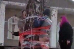 Мародери грабували будинок загиблого захисника: їх «виховували» всім селом (Відео)