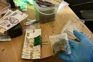 У Луцьку винесли вирок чоловіку за збут психотропів та притон у квартирі