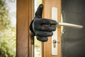Поки волинянка говорила з сусідкою, її хату обікрали