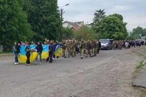Волинь – у жалобі: в останню дорогу провели молодого снайпера, який поліг на війні (Фото)