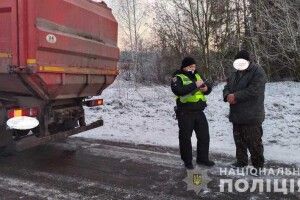 Викинули з мамою сміття та йшли до зупинки: сміттєвоз на смерть збив 6-річну дівчинку  