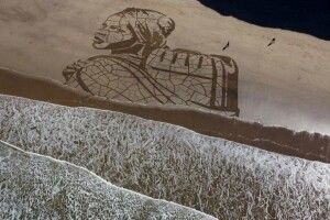 12-річна дівчинка з Африки щодня витрачає години на похід по воду — її портрет став арт-об'єктом
