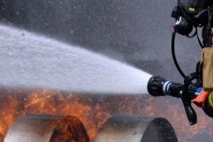 Костопільські пожежники врятували автомобіль із палаючого гаража