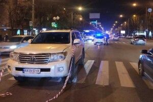 Елітний позашляховик на переході проїхався по підлітках: моторошне відео