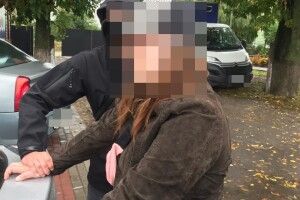 Викрили лучанку-наркозакладчицю, яка забезпечувала постачання наркотиків по всій області