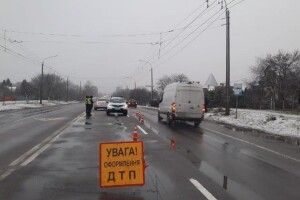 Двоє волинян, що перебігали дорогу, потрапили під колеса (Фото)
