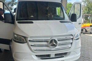 На Закарпатті водій втратив новенький Sprinter через приховані сигарети