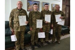 У Луцьку кращі нацгвардійці отримали подяки і подарунки від міського голови