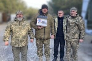 Волинським захисникам на фронт передали дрони та пакунки виживання 