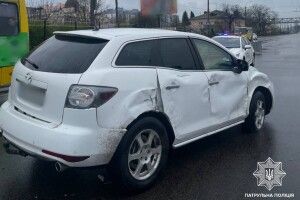 На Карпенка-Карого у Луцьку зіткнулись одразу три авто