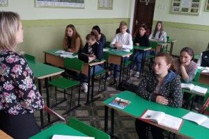 Прокурор розповіла камінь-каширським учням про відповідальність за вчинення злочинів
