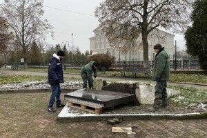 У Нововолинську триває декомунізація (Фото)