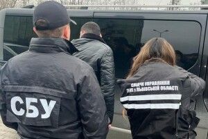 Двоє спритників на Львівщині нелегально переправляли військовозобов’язаних за кордон