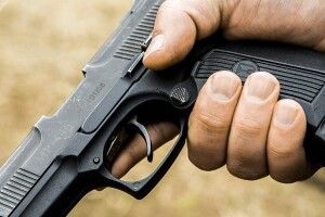 Чоловік почав стріляти, бо не хотів платити за проїзд