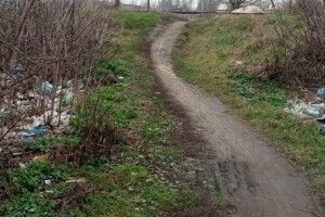 На Полтавщині чоловік на смітнику знайшов живе немовля 