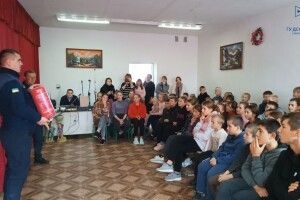 На Волині рятувальники провели черговий урок безпеки для школярів (Фото)