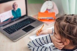 Учні не ходитимуть у школу ще тиждень