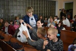 Ковельські діти загиблих учасників АТО та з родин, які опинилися в складних життєвих обставинах, отримали подарунки до свята