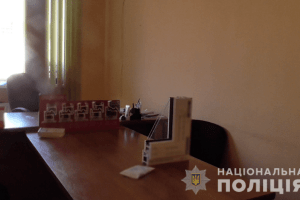 Трійко шахраїв продали людям неїснуючі металопластикові вікна на 600 тисяч гривень