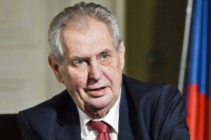 Президент Чехії потрапив у реанімацію
