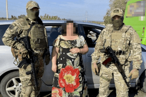 СБУ викрила українців, які передавали росіянам паролі блокпостів Харківщини (Фото)