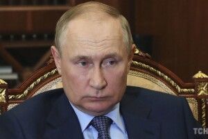 З нервами не все гаразд: розлюченому Путіну знову викликали бригаду медиків