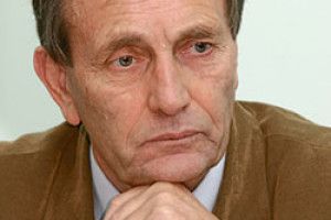 І ВЛАДА, Й ОПОЗИЦІЯ НАСТУПАЮТЬ НА СТАРІ ГРАБЛІ