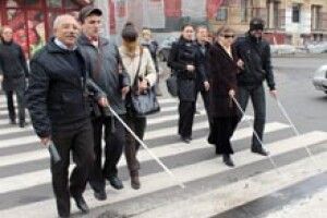 «УЖЕ ЧЕРЕЗ КІЛЬКА МЕТРІВ ВДАРИЛАСЯ ГОЛОВОЮ У СТОВП»