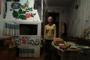 І стала хата пані Олени казкою