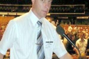 МИХАЙЛО НАХОД ВІДКРИВАЄ ВІКНО В ЄВРОПУ