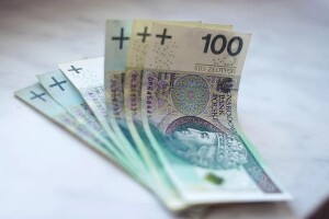 21-річна волинянка після вечірки з «друзями» недорахувалася 3000 злотих