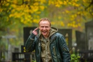 «Погончики мокшанські не тиснуть?»: українського актора зацькували в мережі через роль офіцера РФ