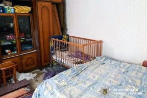 У Херсоні боєприпас впав у дитяче ліжко де спав 2-річний хлопчик 