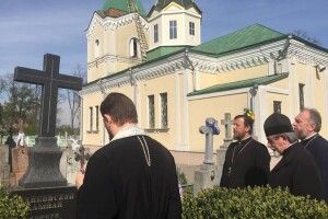 Відслужили заупокійну Літію на могилі архієпископа Волинського і Рівненського Даміана (Марчука)