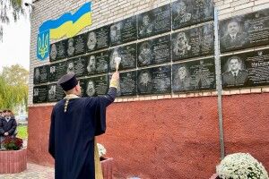 На Волині увічнили пам’ять трьох полеглих захисників меморіальними дошками