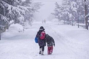 У громаді на Волині дороги від снігу чистять третю добу