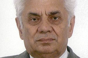 ХТО КЕРУЄ УКРАЇНОЮ?