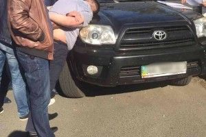 Співробітника НАБУ взяла на хабарі у 150 тисяч «баксів»!