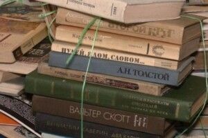 У Луцьку російськомовні книги «задонатили» ЗСУ