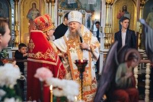 Волинський священик з Ракового Лісу одержав право носити два наперсних хрести (фото)