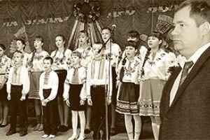ДЕПУТАТИ ДО ДІТЕЙ БЕЗ ПОДАРУНКІВ НЕ ЇЗДЯТЬ