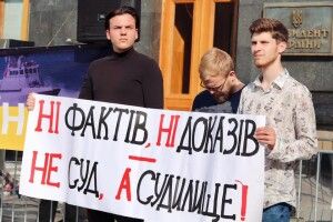 Депутати з «Європейської Солідарності» під час акції на підтримку генерала Павловського: влада ухилянта Зеленського системно переслідує захисників України