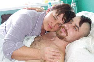 «БОЮСЯ, ЩО ПІСЛЯ ГОСПІТАЛЮ МІЙ САША ЗНОВУ БУДЕ НА ПЕРЕДОВІЙ»