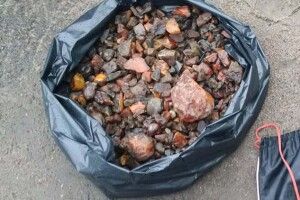 Житель Рівненщини віз у машині майже 5 кг бурштину. А тут – поліція…
