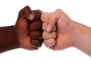 За побиття темношкірих студентів лучанину загрожує до 4 років тюрми