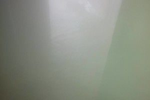 У під’їзді рівненського будинку гаряче: під ногами – окріп, у повітрі – пара (фото)