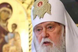 Патріарх Філарет одержав біометричний паспорт – іншим також рекомендує