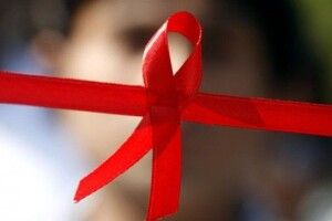   Маленькі  волиняни, інфіковані вірусом імунодефіциту, отримали подарунки